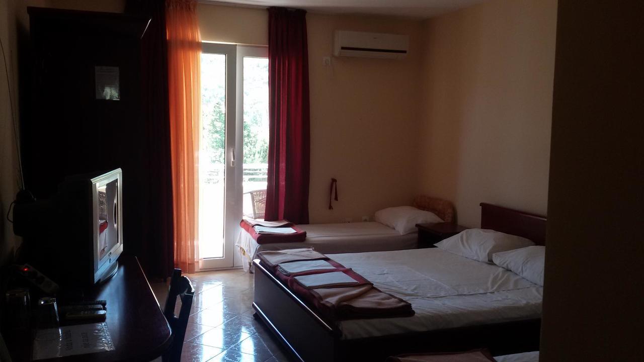 Hotel Galeb Čanj Extérieur photo