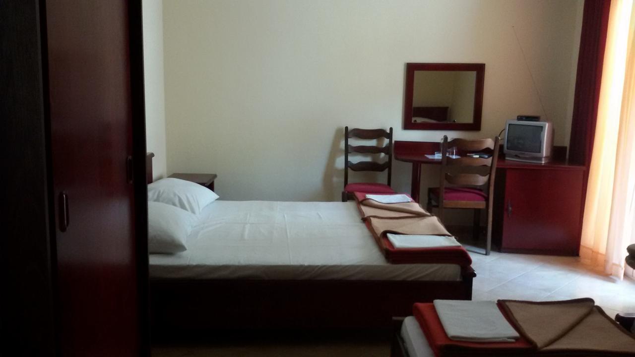 Hotel Galeb Čanj Extérieur photo