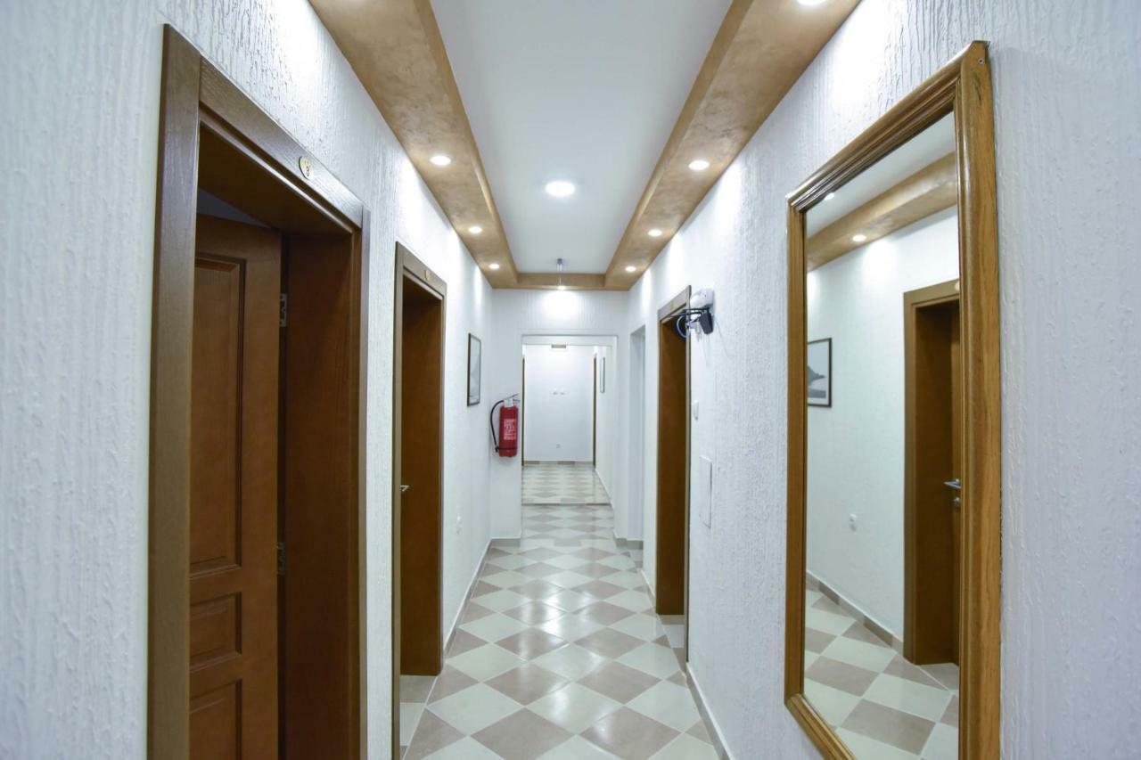 Hotel Galeb Čanj Extérieur photo