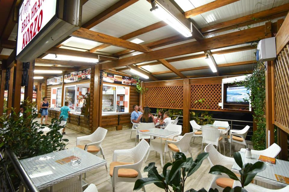 Hotel Galeb Čanj Extérieur photo